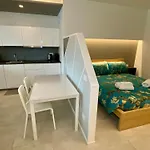 Apartment New Residenza Le Essenze - I 7 Laghi *