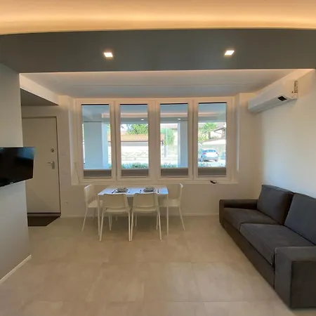 New Residenza Le Essenze - I 7 Laghi * Erba