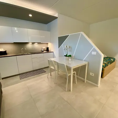 New Residenza Le Essenze - I 7 Laghi * Erba
