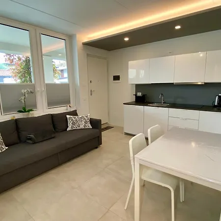 Apartman New Residenza Le Essenze - I 7 Laghi Erba