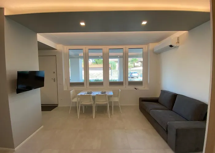 New Residenza Le Essenze - I 7 Laghi * Erba