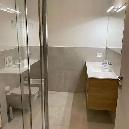 Apartment New Residenza Le Essenze - I 7 Laghi *